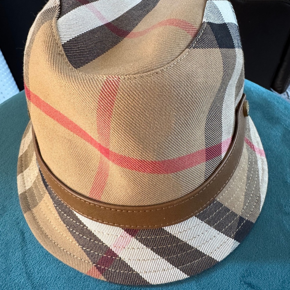 Burberry Signature Color – Size Medium, Slightly Used, Great Condition